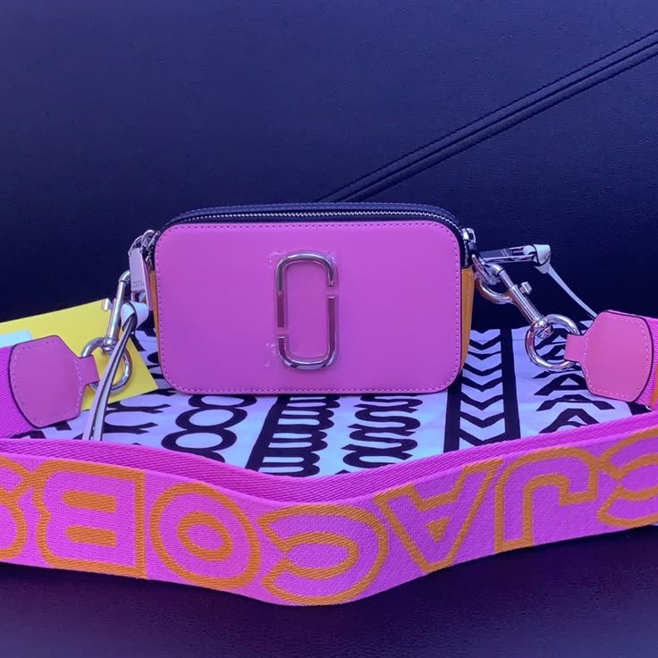 AR fashion bags"
